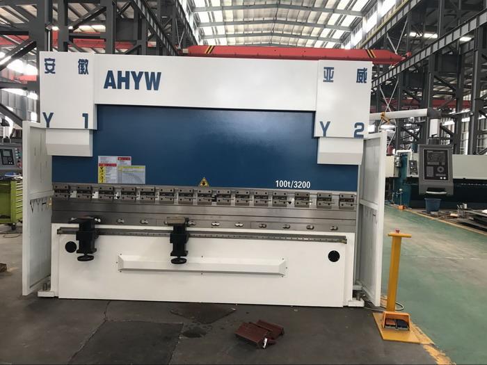 AHYW 10 피트 CNC 금속 브레이크 기계를 누르면